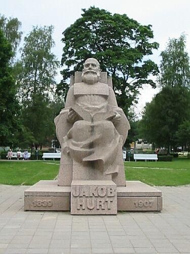 Памятник Якобу Хурту