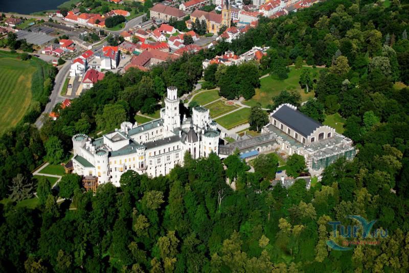 Замок Глубока-над-Влтавой