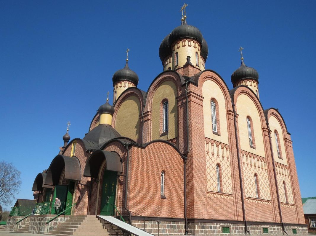 Пюхтицкий Успенский монастырь