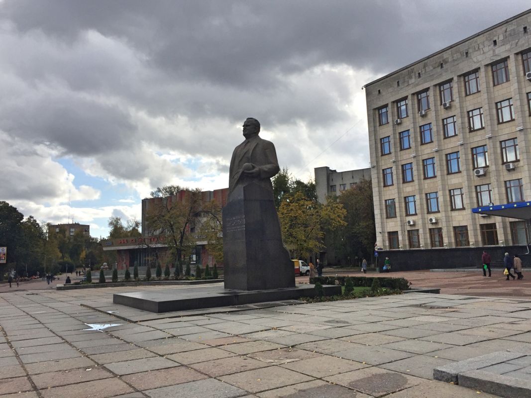 Памятник С.П. Королеву в Житомире