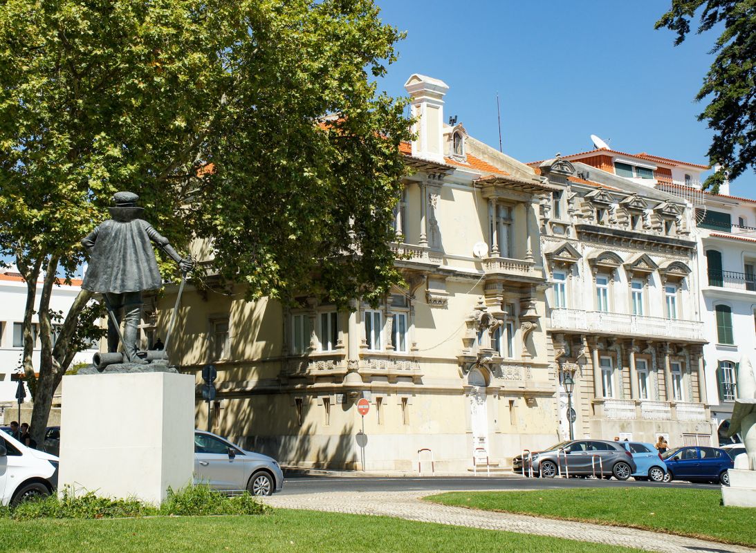 Статуя Д. Диого де Менезеса