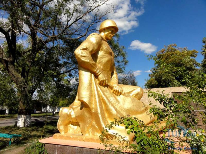 Мемориальный комплекс «Павшим в Отечественной войне» в Шевченко