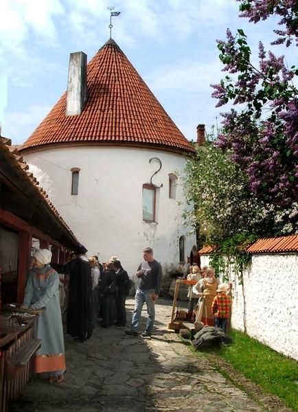 Красная башня