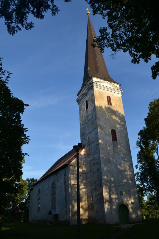 Ляэне-Нигулаская церковь