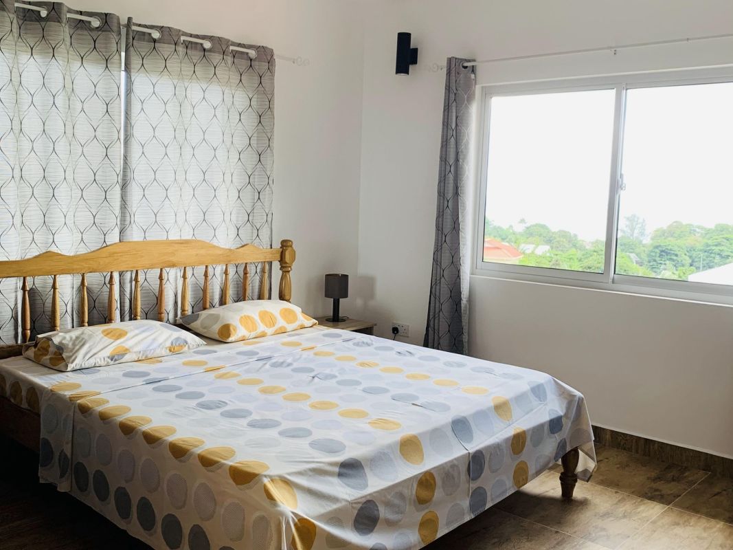 Oceanic View Apartments (Self-Catering)