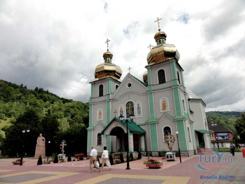 Собор Духа Святого сошествия в Рахове