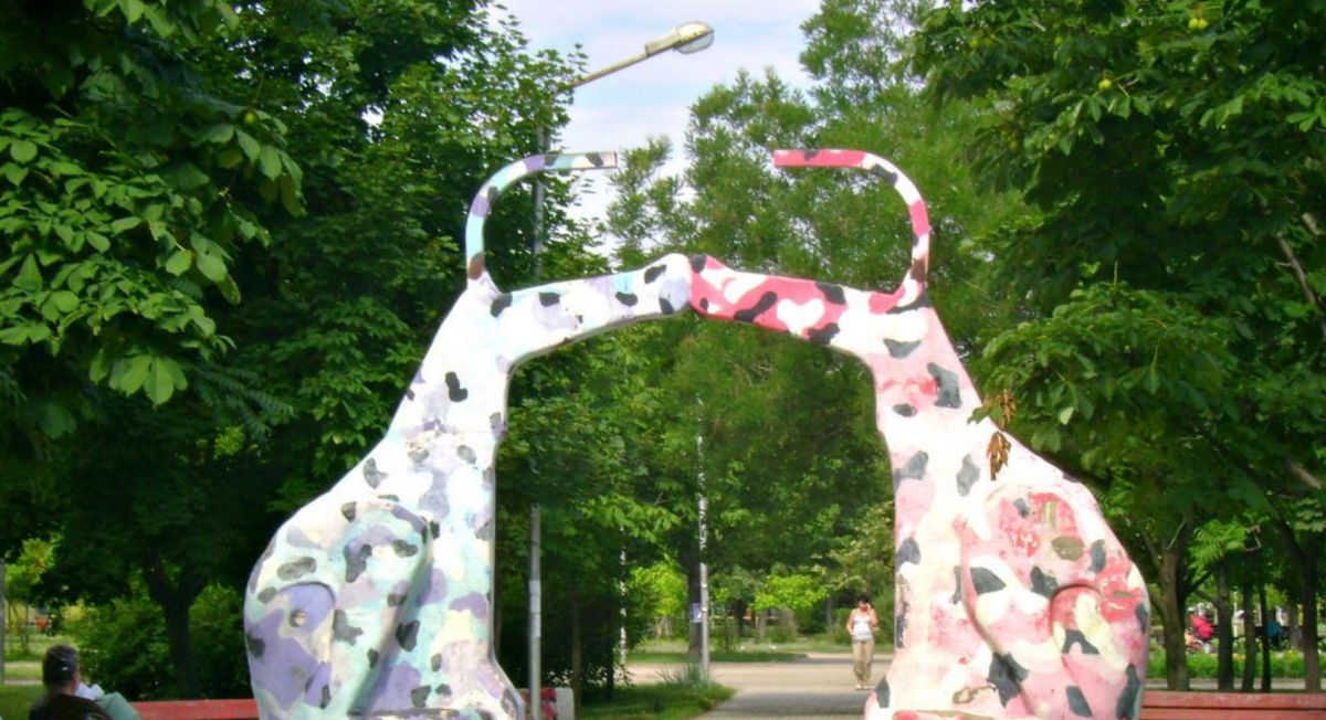 Скульптура Целующиеся собачки