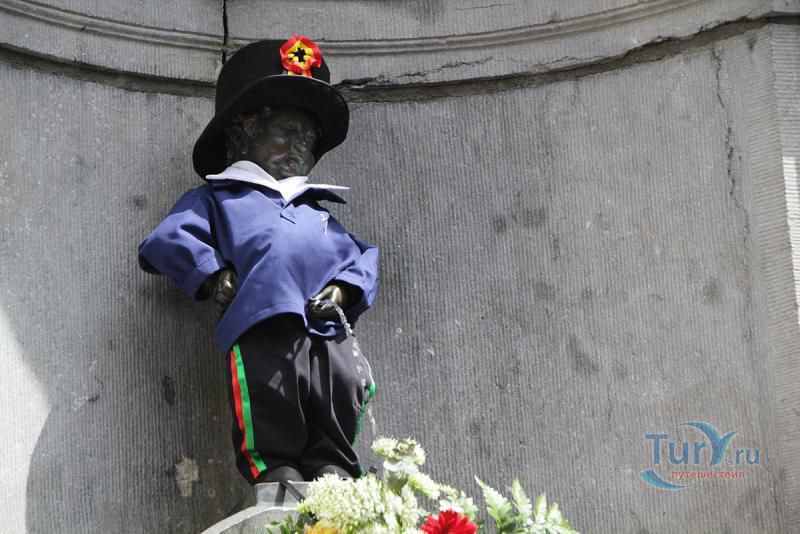 Mаннекен-Пис (Писающий мальчик) в Брюсселе