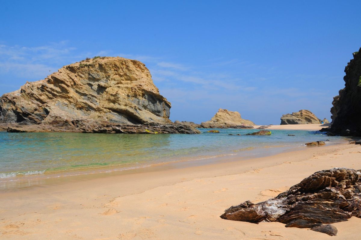 Пляж Вале-Фигейруш