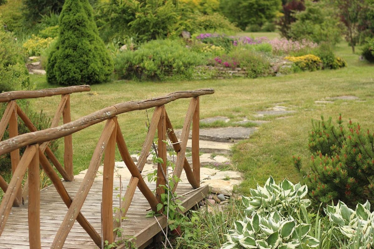 Выставочный и ландшафтный сад бюро по дизайну садов R&AR