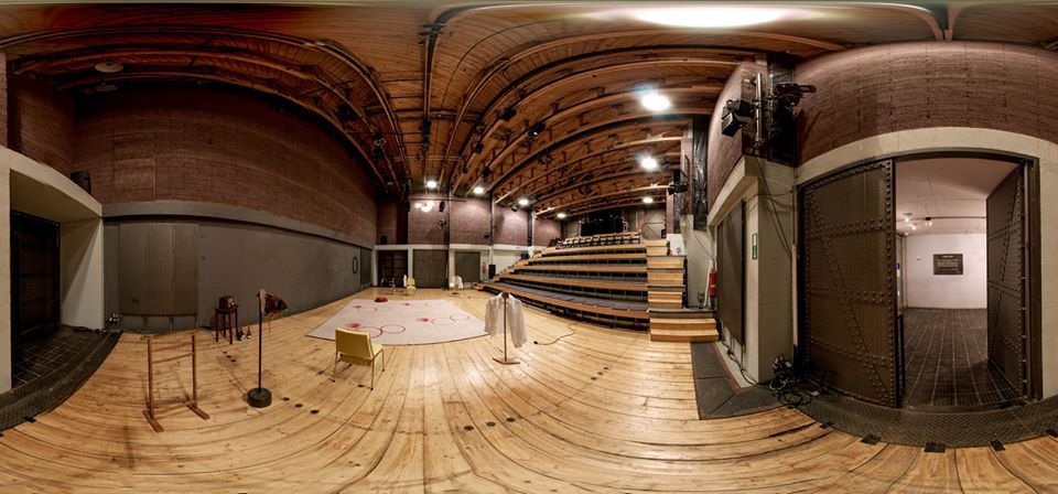 Театр Alfred ve dvoře