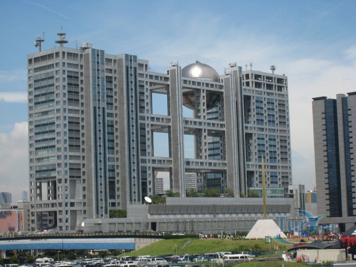 Футуристическое здание Фудзи ТВ