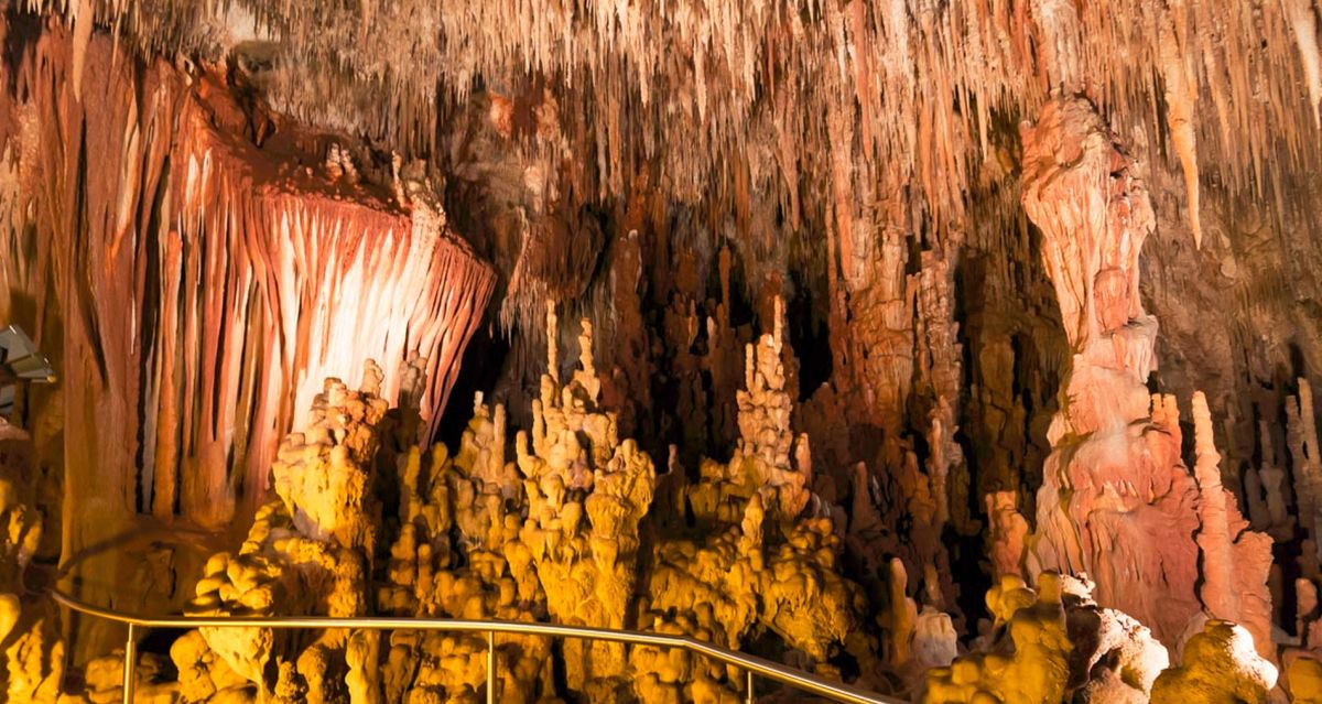 Пещера Кастания