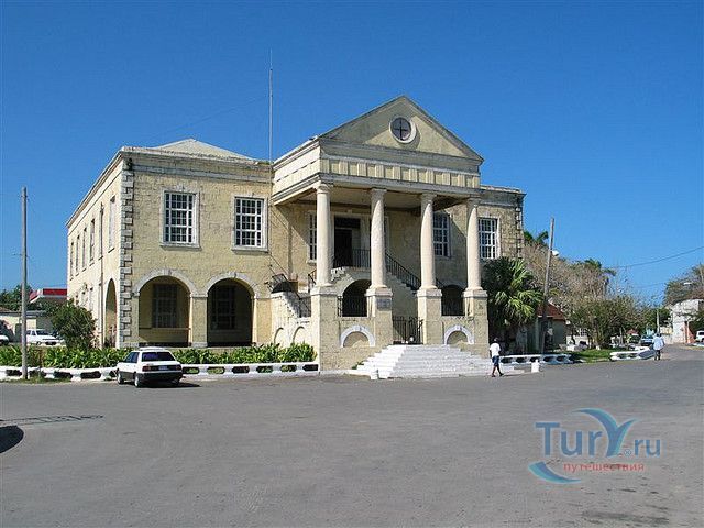 Старое здание суда и ратуши