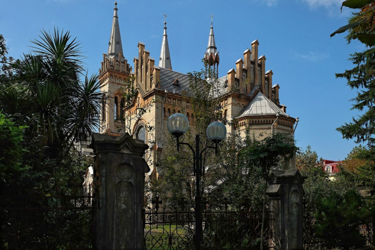 Кафедральный Собор Пресвятой Богородицы в Батуми