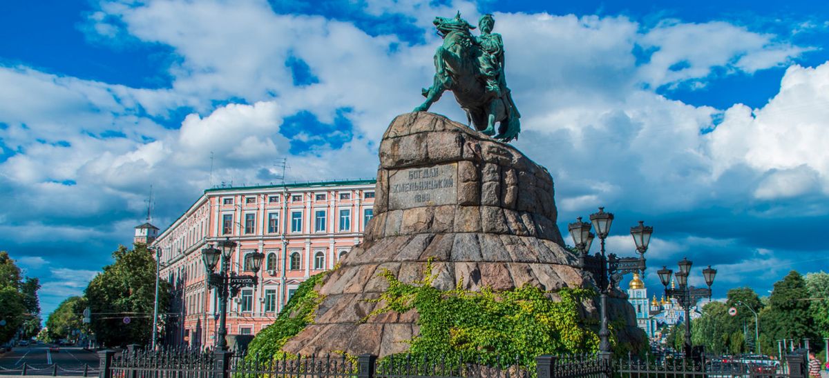 Памятник Богдану Хмельницкому