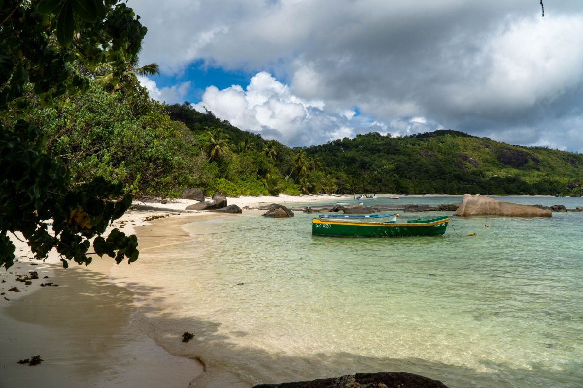 Баи Лазар Паблик Бич