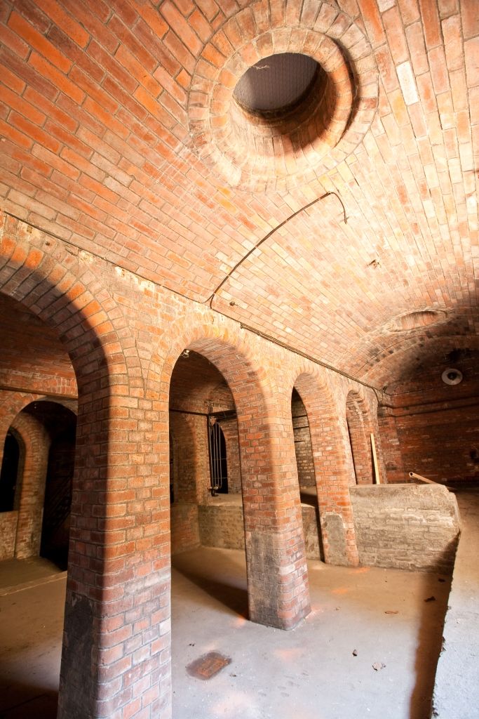 Старые очистные сооружения в районе Бубенеч