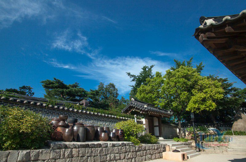 Деревня Традиционных Домов Ханок (Деревня Намсанголь Ханок)