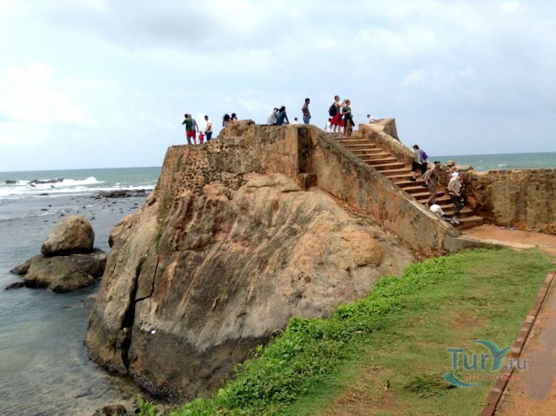 Смотровая площадка The Flagrock Bastion у набережной города Галле