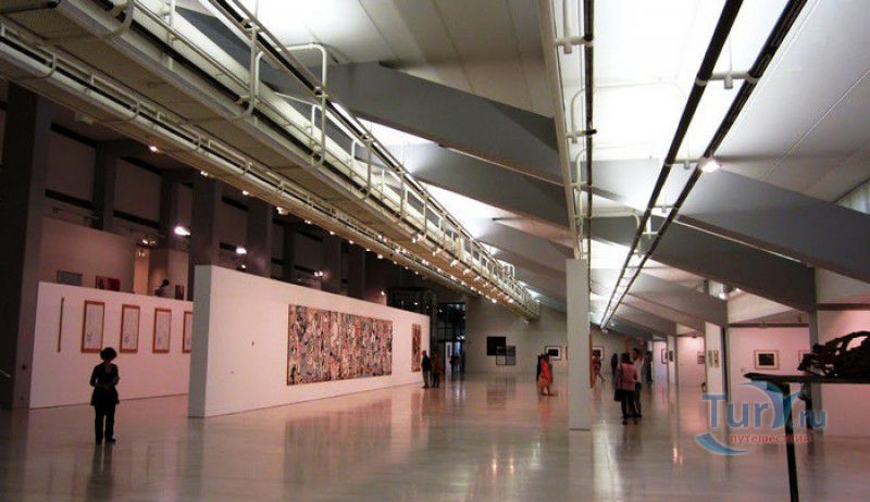 Центр современного искусства Жулиу де Азереду Пердигана