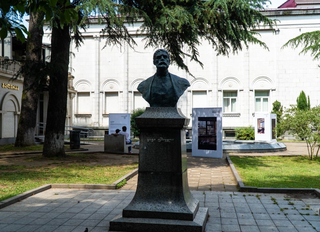 Музейная площадь