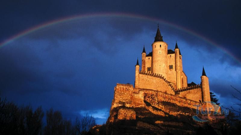 Крепость Алькасар в Сеговии