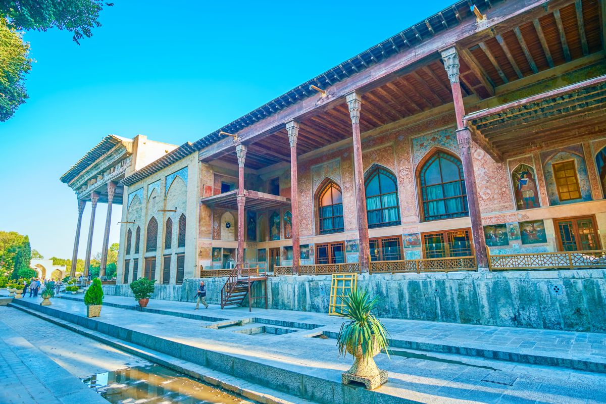 Дворец Чехель Сотоун