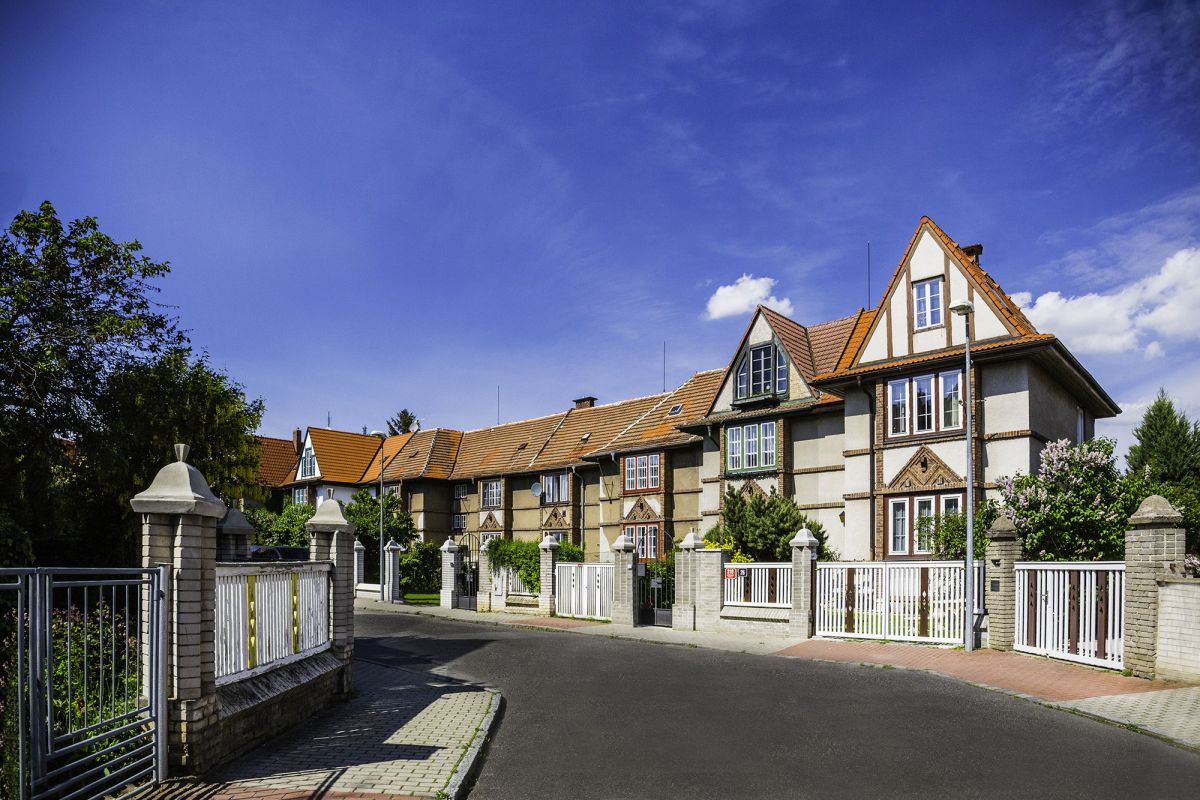 Стршешовице и Дейвице: От романтических вилл – к социалистическим небоскрёбам