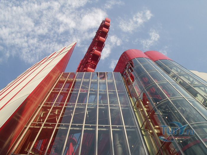 Парк развлечений и торговый центр  - Hep Five Ferries Wheel