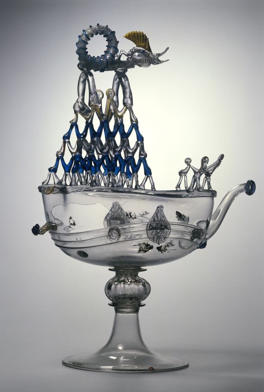 Выставка ИСКУССТВО, ЖИЗНЬ в музее декоративно-прикладного искусства