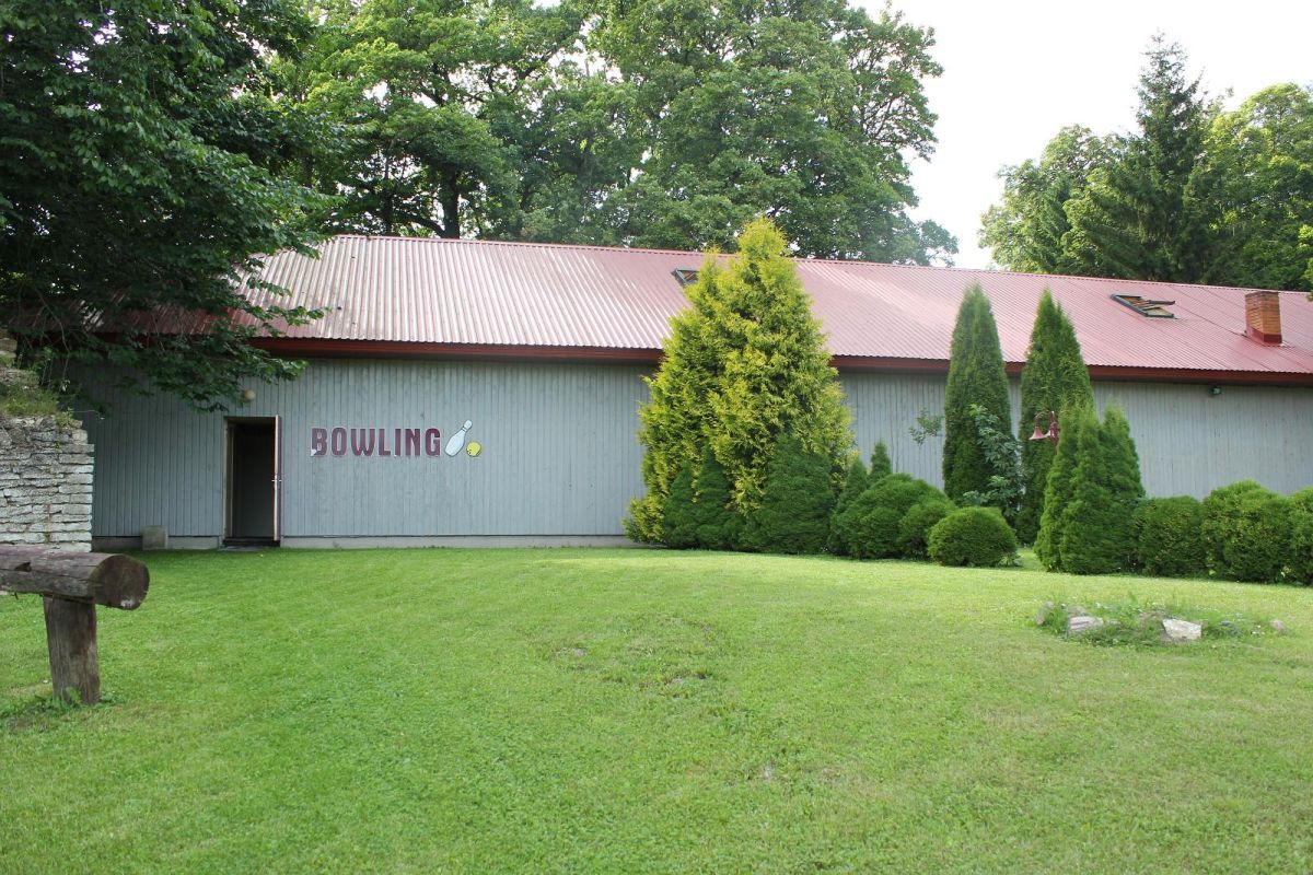Боулинг на мызе Эссу