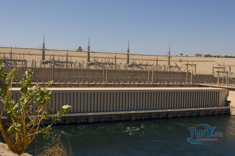 Асуанская плотина