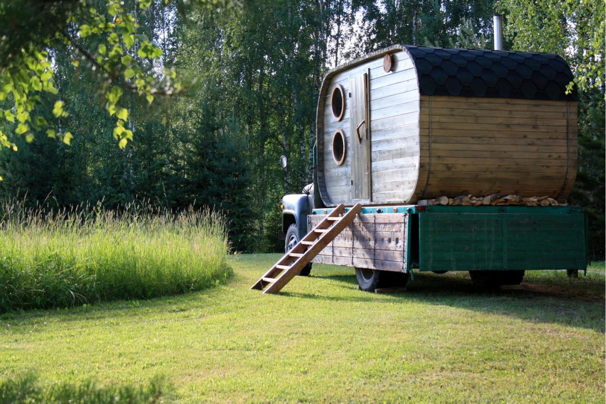 Туристический хутор Pedaja: баня по-черному, бочка для купания и автобаня