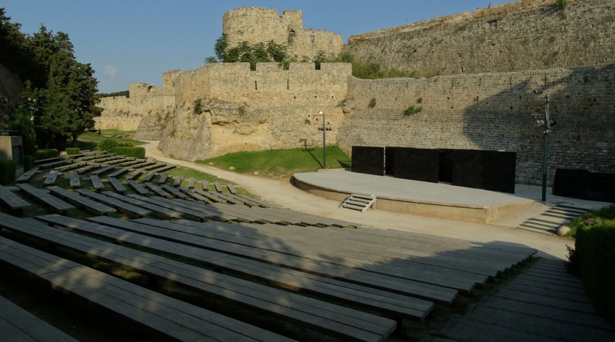 Театр Мелины Меркури