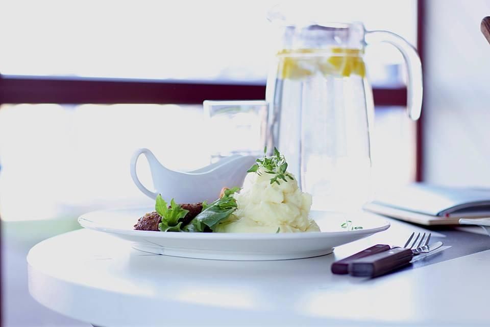 Ресторан при Пярнуском яхтклубе (Pärnu Jahtklubi Restoran)