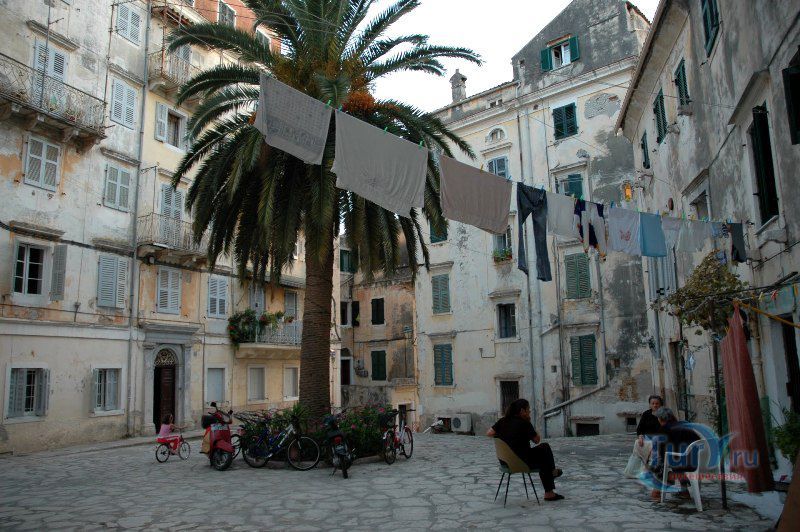 Площадь Святой Елены