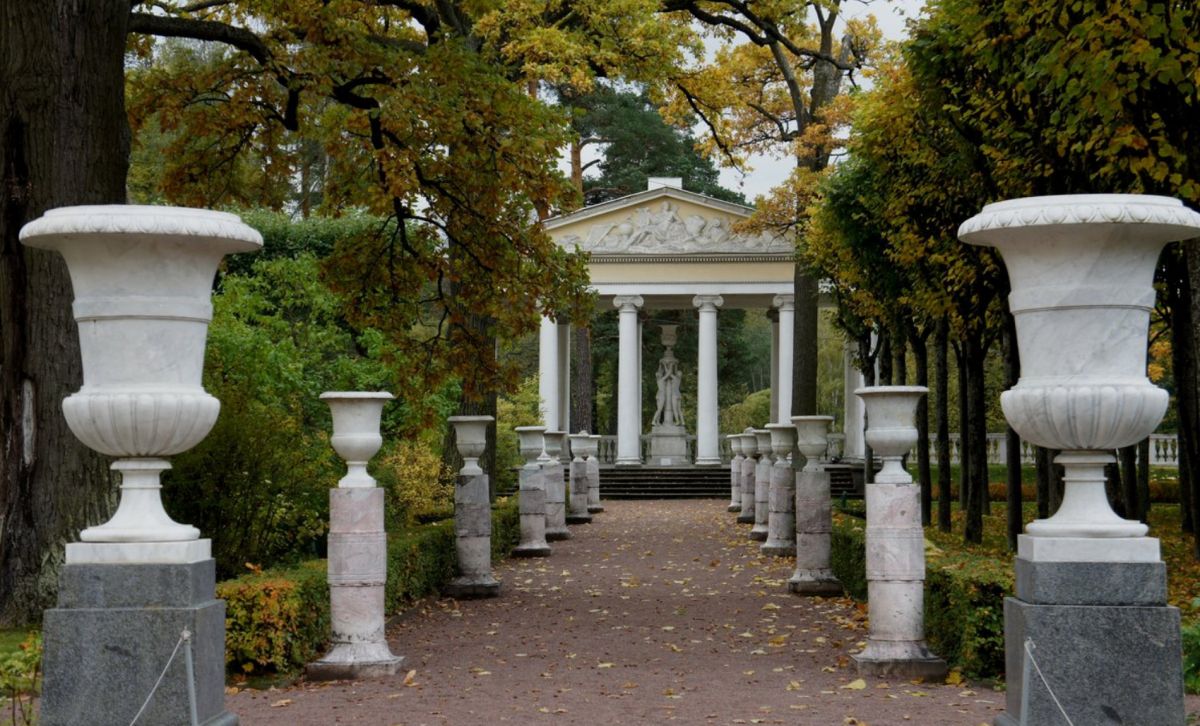 Павильон Трех граций