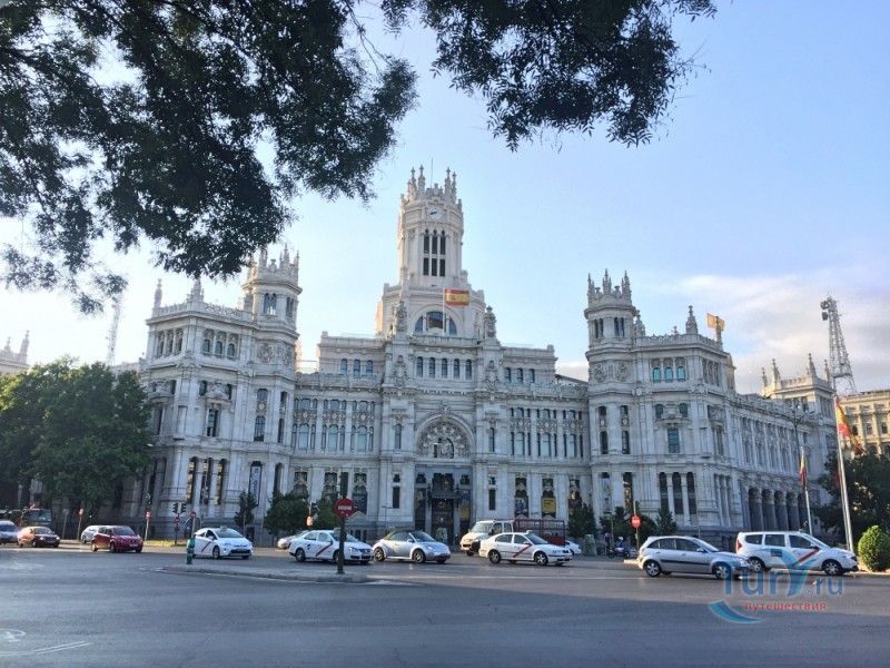 Площадь Сибелес (Плаза-де-Сибелес)