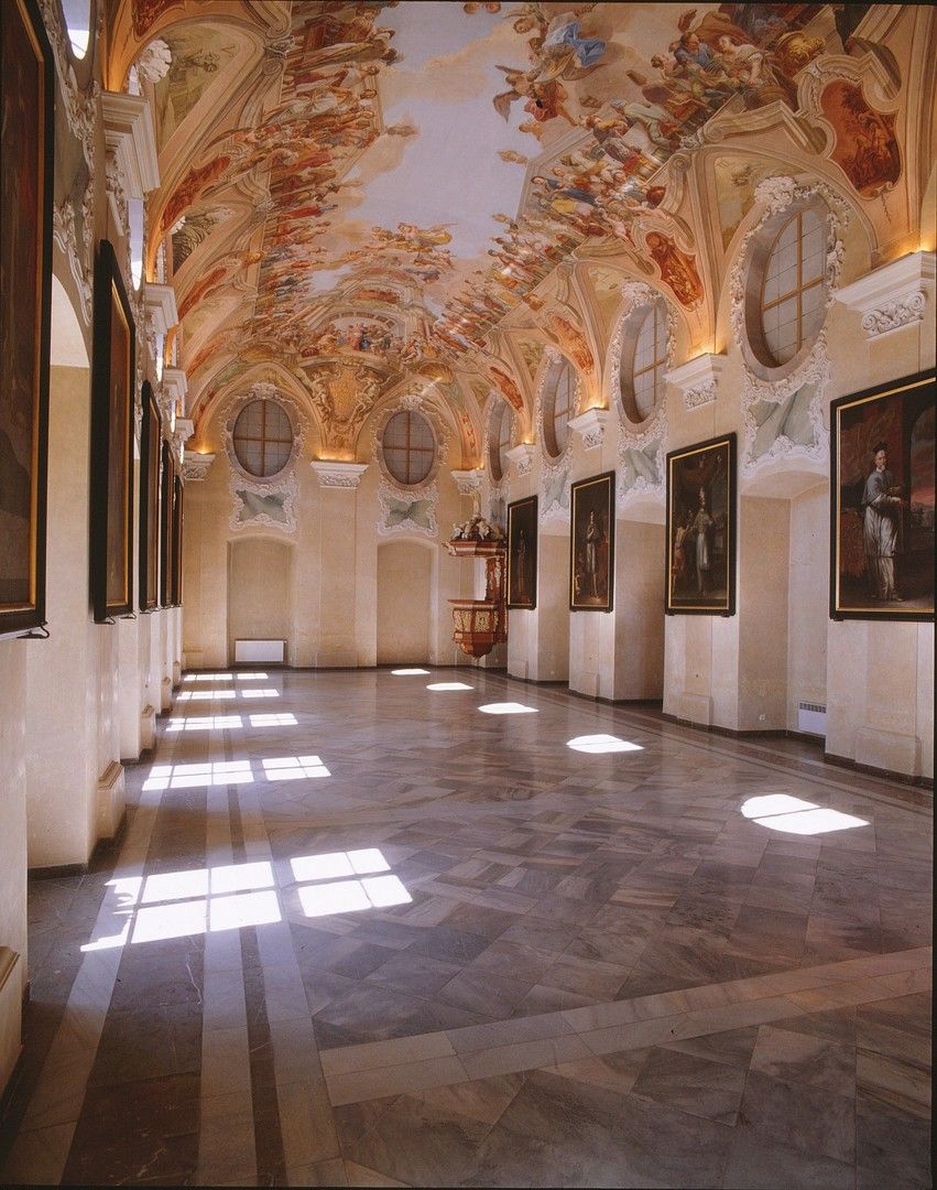 Галерея Страговского монастыря