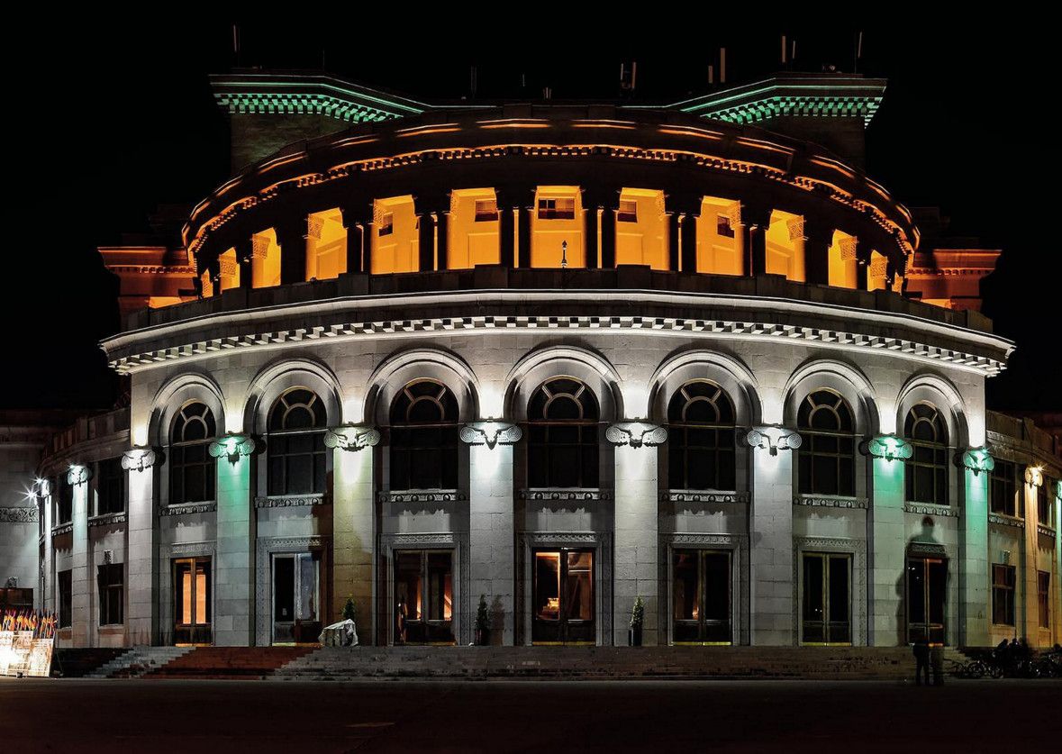 Национальный академический театр оперы и балета им. А. Спендиаряна