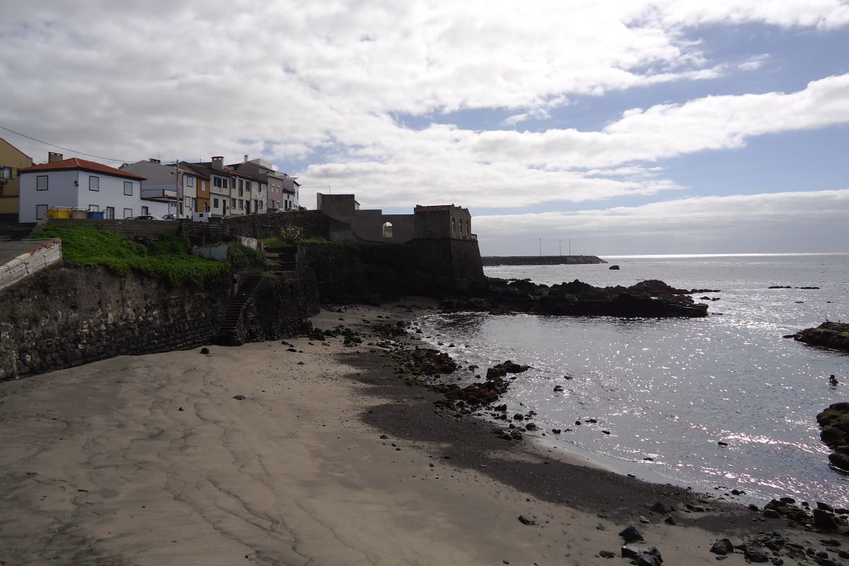 Пляж Корпу-Санту