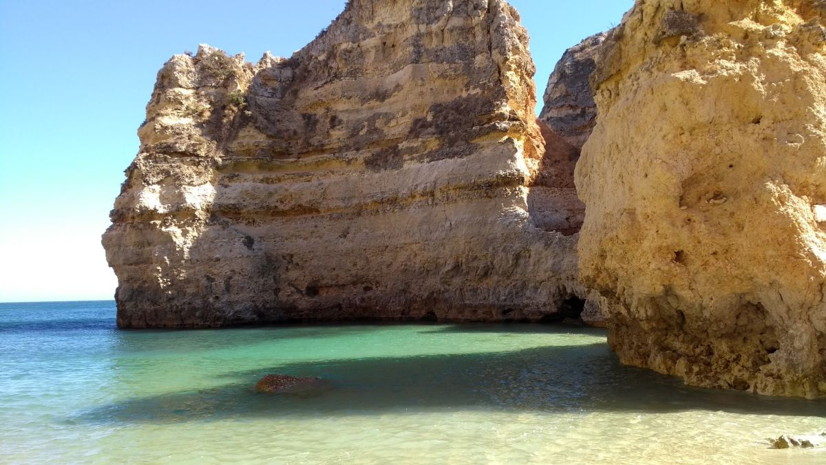 Пляж «Прайя-душ-Пиньейруш»