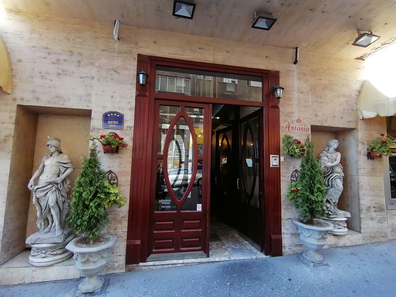 Queen's Astoria Design Hotel