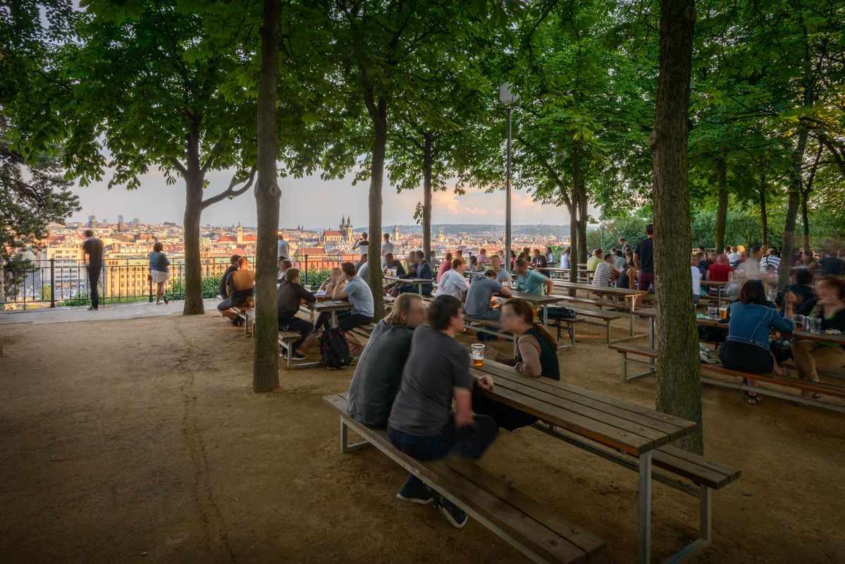 Под зеленым сводом: Изменчивое очарование пражских садов и парков