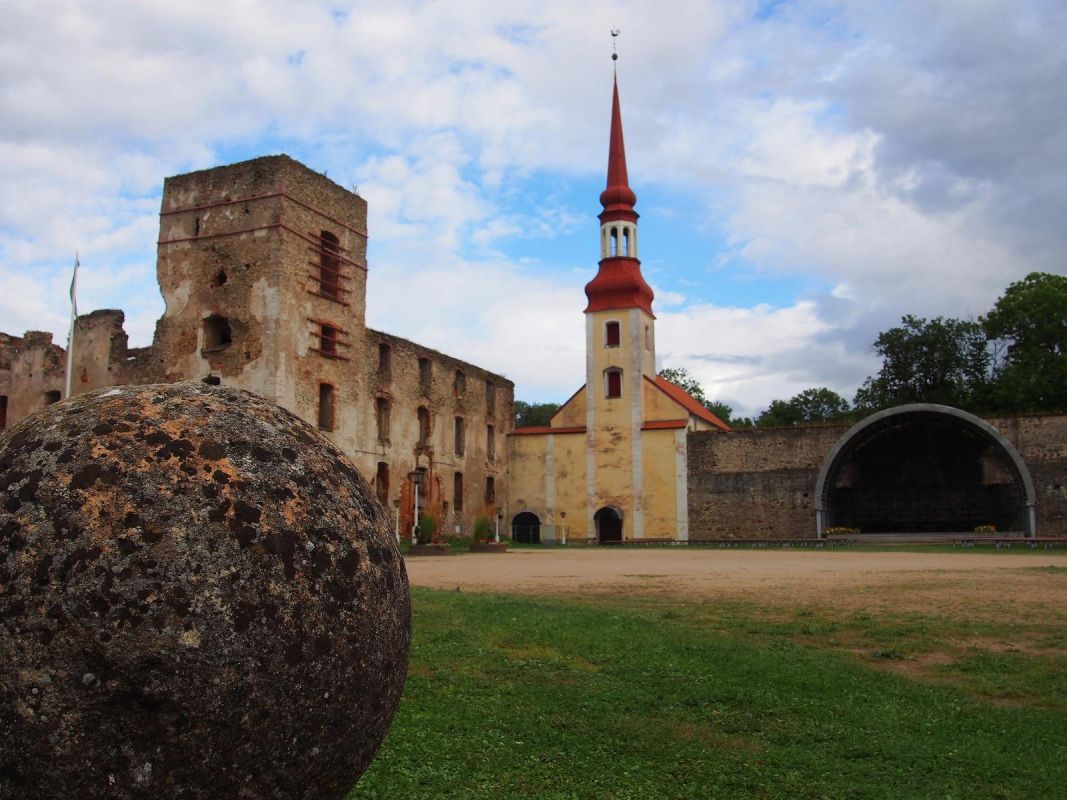 Пылтсамааская Эстонская евангелическая лютеранская церковь Нигулисте