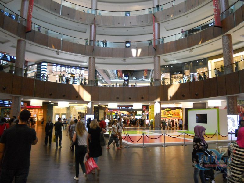 Молл Эмиратов