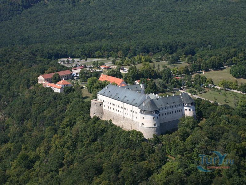 Замок Красный Камень