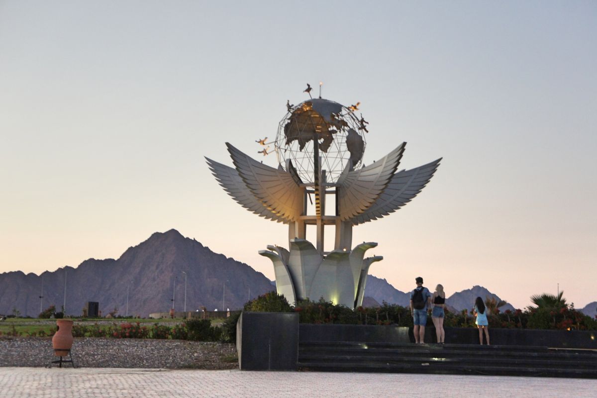 Площадь Мира