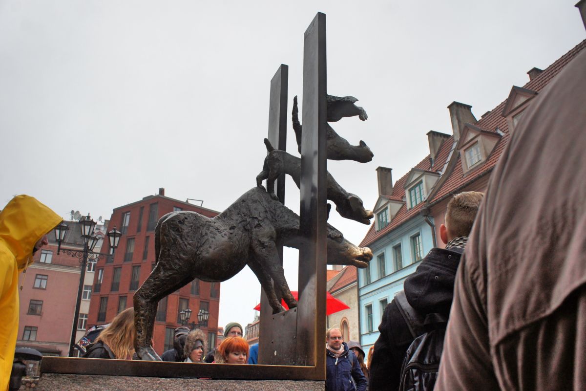 Памятник Бременским музыкантам